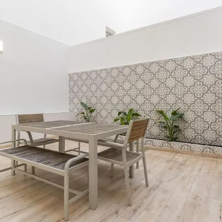 Self Check-in, 3br, Ac/heating & Breakfast Terrace Lizbona
