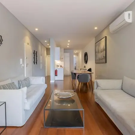 Self Check-in, 3br, Ac/heating & Breakfast Terrace 公寓 Lisboa