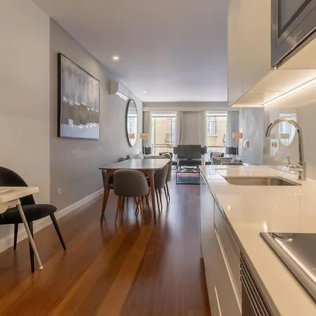 Self Check-in, 3br, Ac/heating & Breakfast Terrace 아파트 리스본