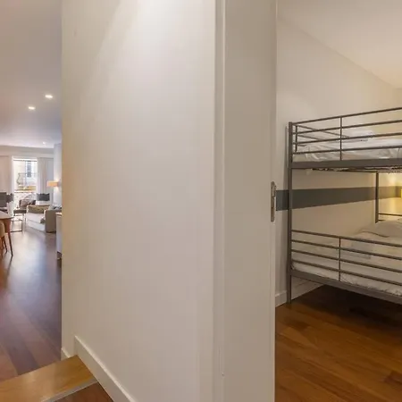 Self Check-in, 3br, Ac/heating & Breakfast Terrace ליסבון