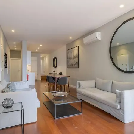 Self Check-in, 3br, Ac/heating & Breakfast Terrace דירה *