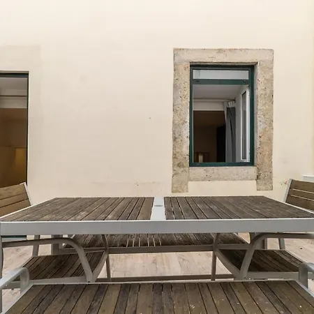 Self Check-in, 3br, Ac/heating & Breakfast Terrace ליסבון